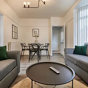 https://host-liverpool-peaceful-family-getaway-pets-welcome-parking.hotelsin-chester.com