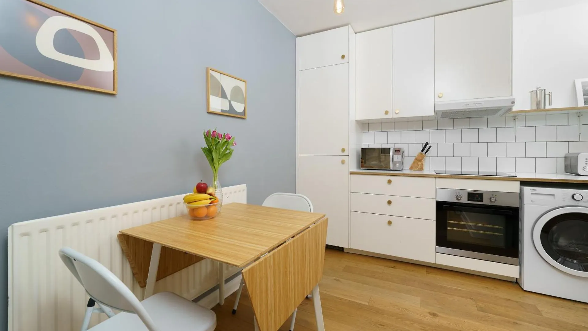 Lovely Apartment In Victoria Park Village London