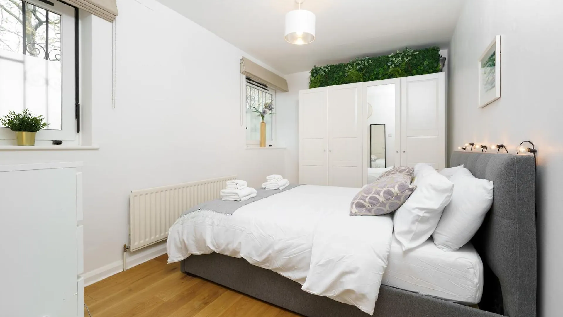 Lovely Apartment In Victoria Park Village London