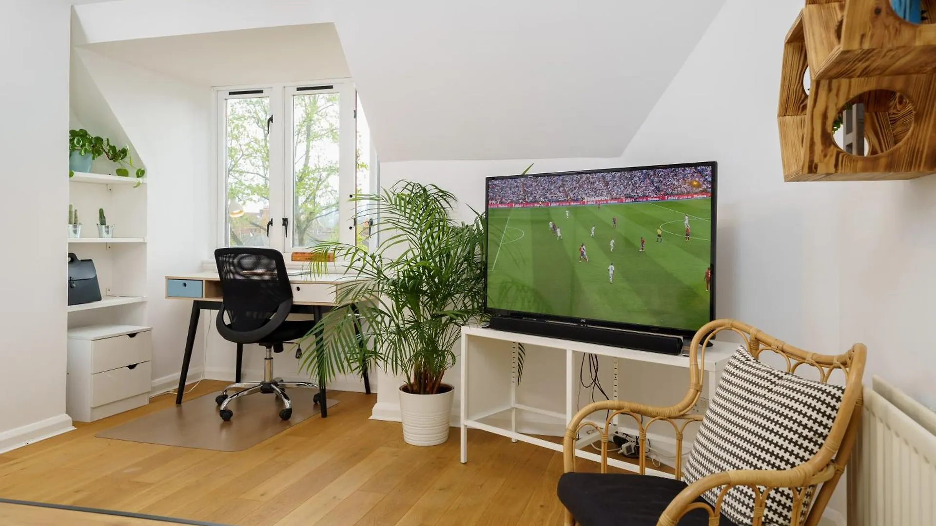 Lovely Apartment In Victoria Park Village London 0*,  United Kingdom