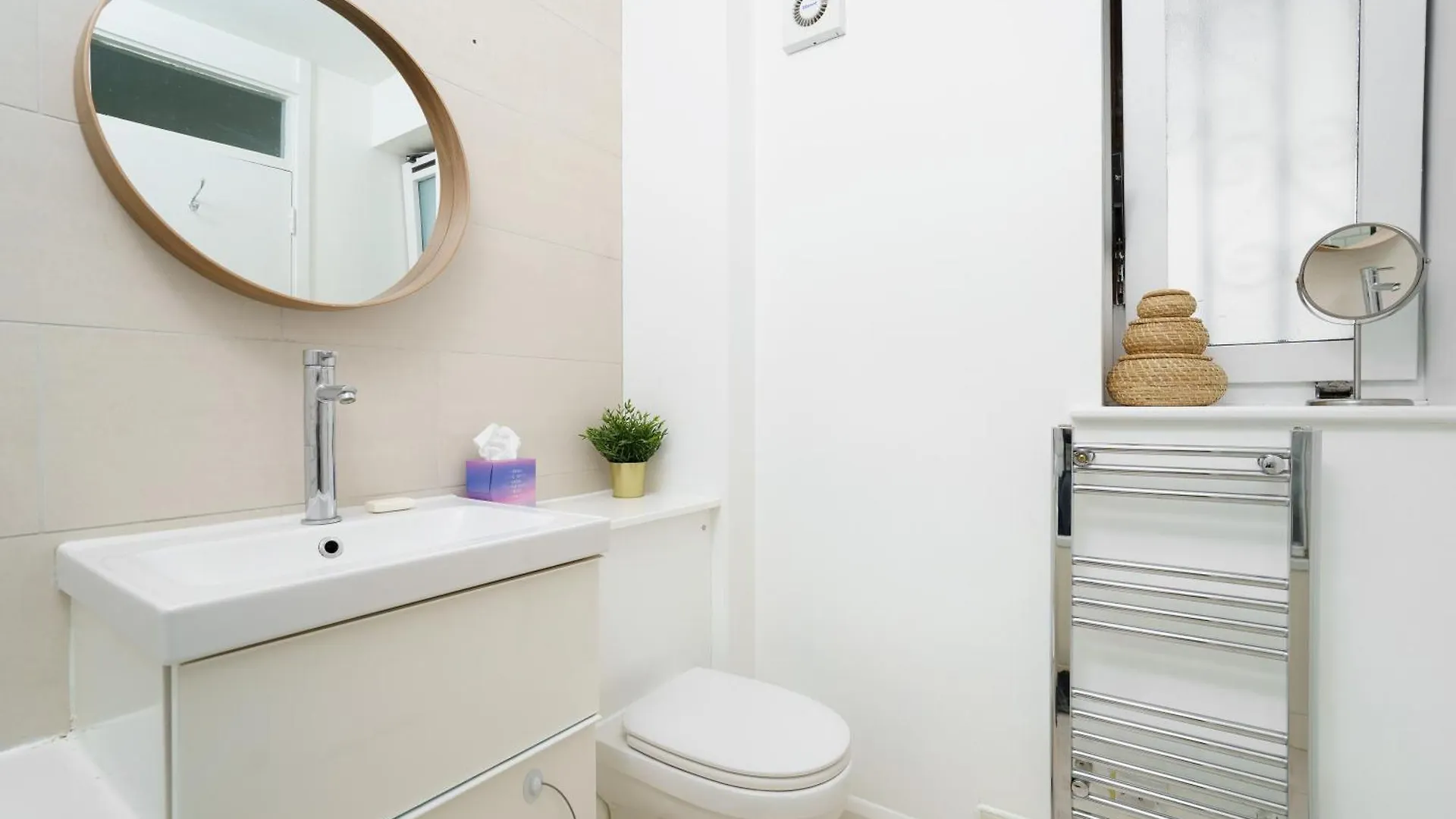 Lovely Apartment In Victoria Park Village London United Kingdom
